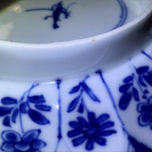 A Chinese blue and white octagonal bowl with floral design, Kangxi — 照片 21