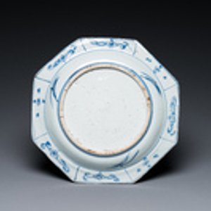 A Chinese blue and white octagonal dish, Transitional period — 照片 2