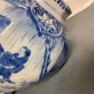 A Chinese blue and white octagonal vase, Transitional period — photo 14