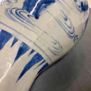 A Chinese blue and white octagonal vase, Transitional period — photo 16