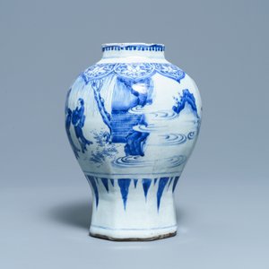 A Chinese blue and white octagonal vase, Transitional period — photo 2