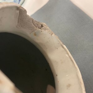 A Chinese blue and white octagonal vase, Transitional period — photo 7
