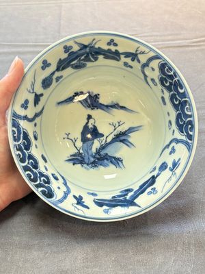 A Chinese blue and white 'Ode to the Red Cliff' bowl and a bowl with floral design, Yongle and Chenghua mark, Transitional period — 照片 5