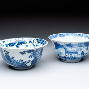 A Chinese blue and white 'Ode to the Red Cliff' bowl and a bowl with floral design, Yongle and Chenghua mark, Transitional period — 照片 1