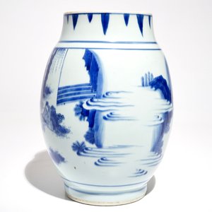 A Chinese blue and white olive-shaped vase with figures, Chongzhen, Transitional period — photo 4