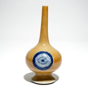 A Chinese blue and white on café au lait-ground sprinkler, Kangxi — 照片 2