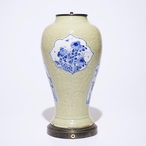 A Chinese blue and white on carved celadon-glazed ground vase, mounted as lamp, Kangxi — 照片 1