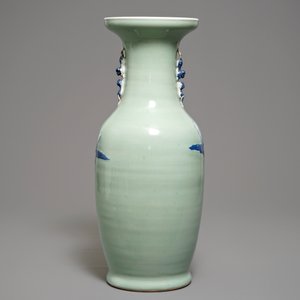 A Chinese blue and white on celadon ground vase, 19th C. — photo 3