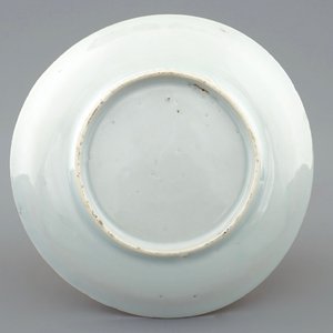 A Chinese blue and white on coral ground cup and saucer, Kangxi — photo 3