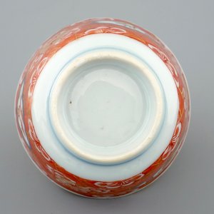 A Chinese blue and white on coral ground cup and saucer, Kangxi — photo 5