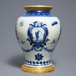 A Chinese blue and white ormolu-mounted 'The Archer' cistern after Cornelis Pronk, Qianlong, ca. 1740 — 照片 1