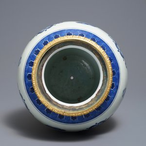 A Chinese blue and white ormolu-mounted 'The Archer' cistern after Cornelis Pronk, Qianlong, ca. 1740 — 照片 5