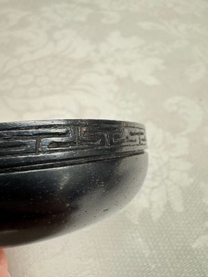 A Chinese blue and white ovoid 'Antiquities' jar with a wooden cover, Kangxi — photo 15