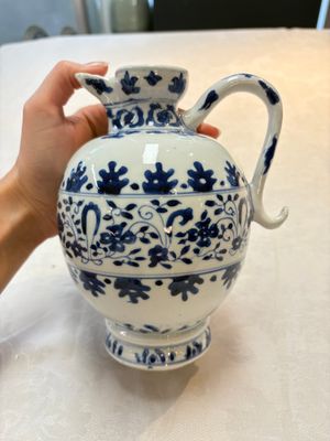 A Chinese blue and white ovoid jug after a Southern European example, Kangxi — photo 3
