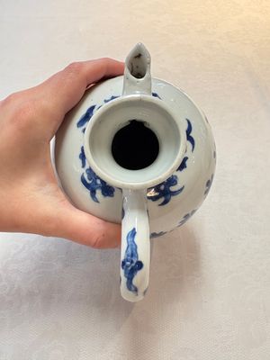 A Chinese blue and white ovoid jug after a Southern European example, Kangxi — photo 5