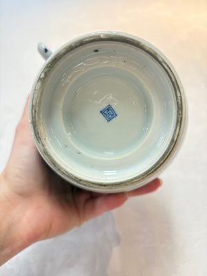 A Chinese blue and white ovoid jug after a Southern European example, Kangxi — photo 6