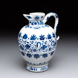 A Chinese blue and white ovoid jug after a Southern European example, Kangxi — photo 1