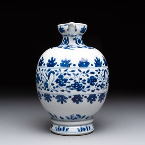 A Chinese blue and white ovoid jug after a Southern European example, Kangxi — photo 5