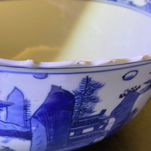 A Chinese blue and white 'pagoda landscape' bowl, Wanli — 照片 11