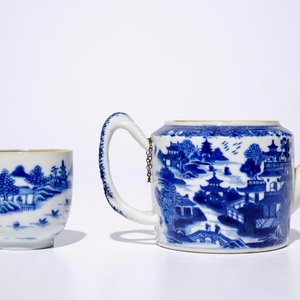 A Chinese blue and white part tea service with landscapes, Qianlong — photo 5