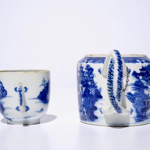 A Chinese blue and white part tea service with landscapes, Qianlong — photo 7