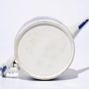 A Chinese blue and white part tea service with landscapes, Qianlong — photo 9