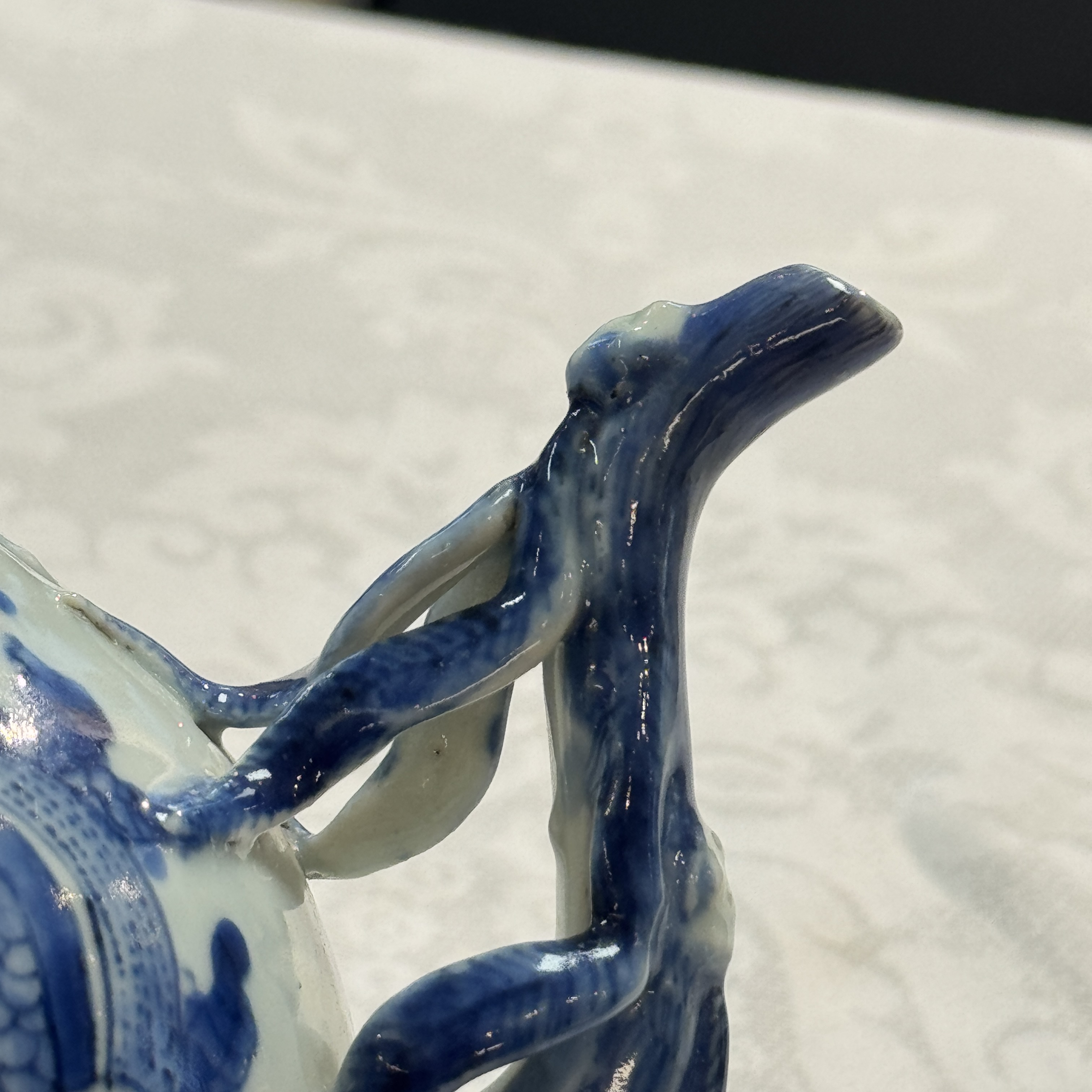 A Chinese blue and white peach-shaped cadogan-type wine pot  — photo 20