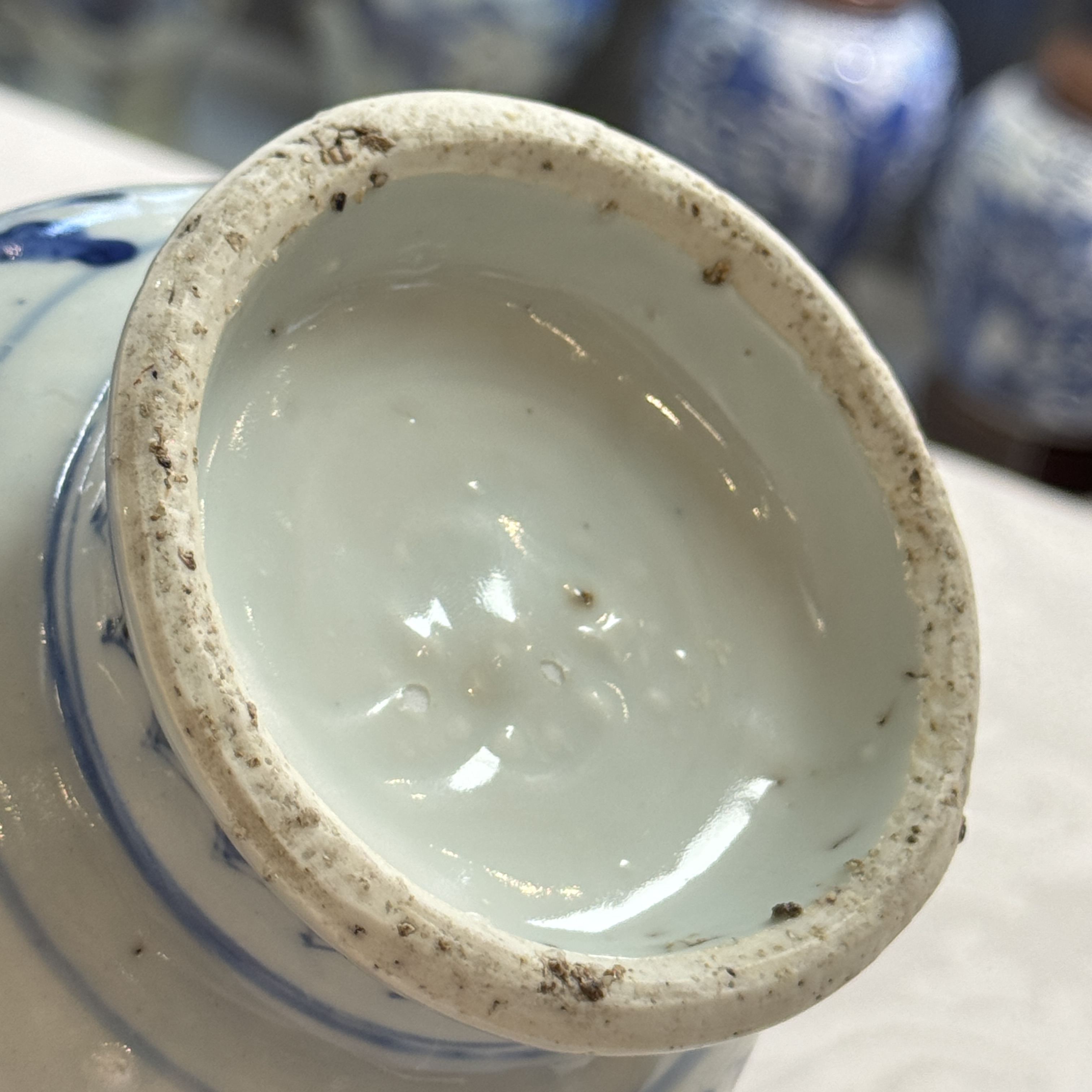 A Chinese blue and white peach-shaped cadogan-type wine pot  — photo 24