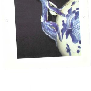 A Chinese blue and white peach-shaped cadogan-type wine pot  — photo 11