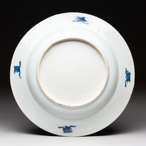 A Chinese blue and white 'peacock border' dish, Kangxi — photo 2