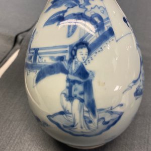 A Chinese blue and white pear-shaped bottle vase, Kangxi — photo 11