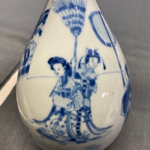A Chinese blue and white pear-shaped bottle vase, Kangxi — photo 12