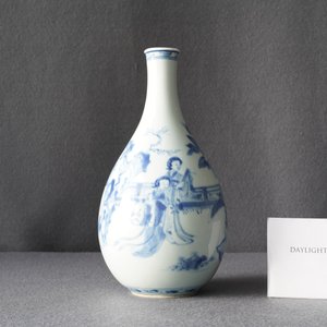 A Chinese blue and white pear-shaped bottle vase, Kangxi — photo 20