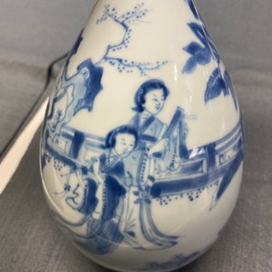 A Chinese blue and white pear-shaped bottle vase, Kangxi — photo 10