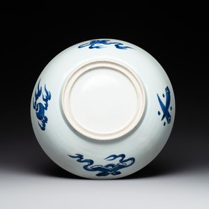 A Chinese blue and white 'peony' dish, Kangxi — photo 2