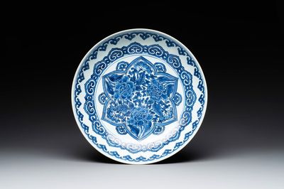 A Chinese blue and white 'peony' dish, Kangxi