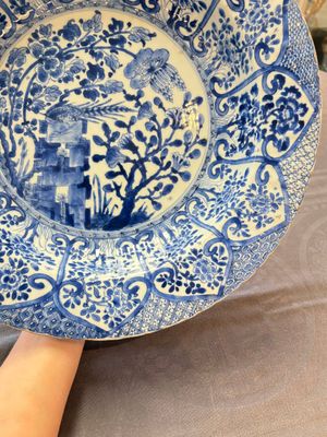 A Chinese blue and white 'pheasant' basin, Kangxi — 照片 5