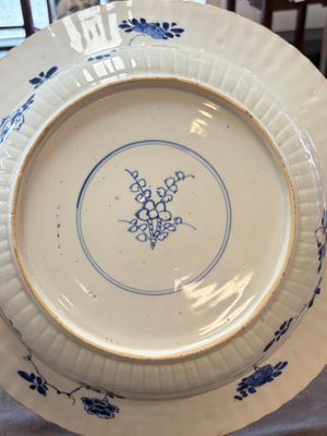 A Chinese blue and white 'pheasant' basin, Kangxi — 照片 9