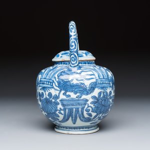 A Chinese blue and white 'Phoenix and Flowers' wine pot — foto 3