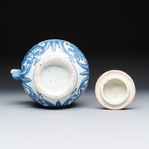 A Chinese blue and white 'Phoenix and Flowers' wine pot — foto 7