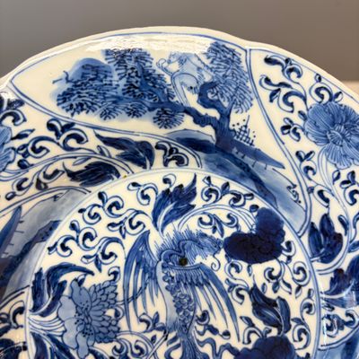 A Chinese blue and white 'Phoenix and Monkeys' lobed plate — photo 3