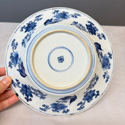 A Chinese blue and white 'Phoenix and Monkeys' lobed plate — photo 7