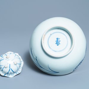 A Chinese blue and white 'phoenix' dish, a 'crab' bowl and a lotus-shaped bowl, Kangxi — photo 8