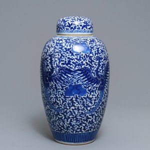 A Chinese blue and white 'phoenix' jar and cover, 19th C. — photo 3