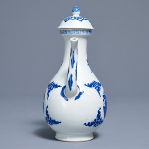 A Chinese blue and white 'phoenix' jug with Shou characters, Kangxi — photo 2