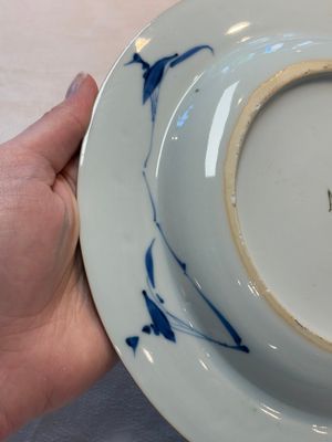 A Chinese blue and white plate with floral design, Johanneum mark, ex-collection of August the Strong, Yongzheng — photo 5