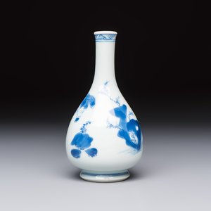 A Chinese blue and white 'Playing Boys' bottle vase, Kangxi — 照片 3