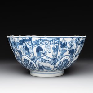 A Chinese blue and white 'playing boys' bowl, Chenghua mark, Kangxi — photo 3