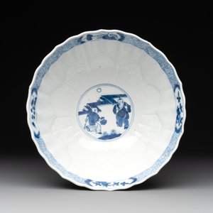A Chinese blue and white 'playing boys' bowl, Chenghua mark, Kangxi — photo 6