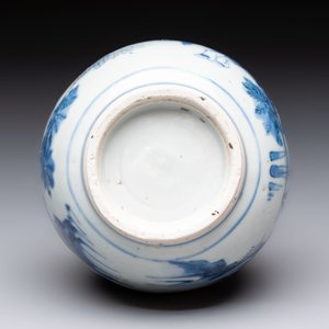 A Chinese blue and white 'playing boys' double gourd vase, Transitional period — photo 7